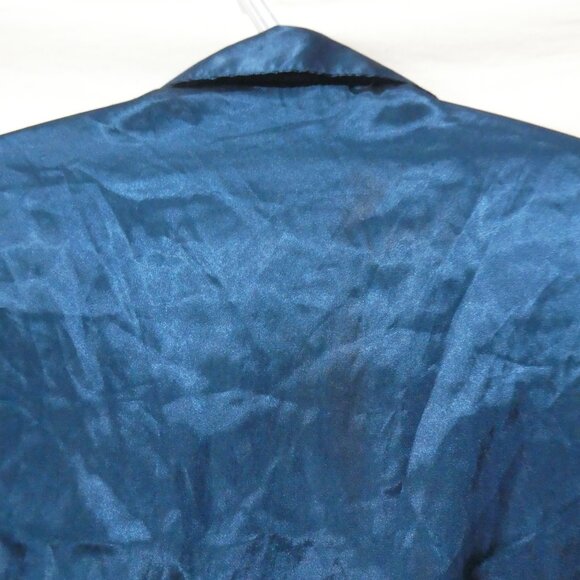 LA VIE EN ROSE | medium | Blue Silky Satin Button-Up Pajama Top - Picture 10 of 14